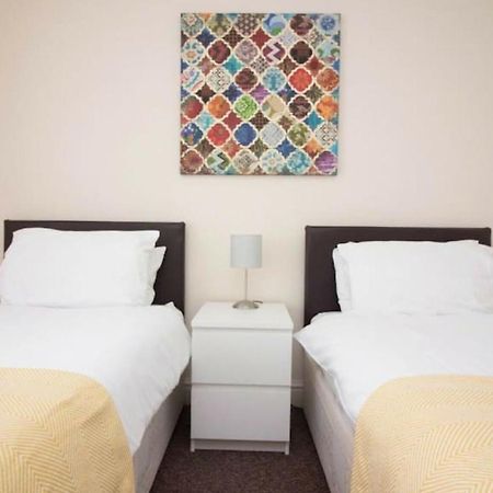 Stayzo Penthouse Accommodation 2- Premier Lodge Southampton Kültér fotó