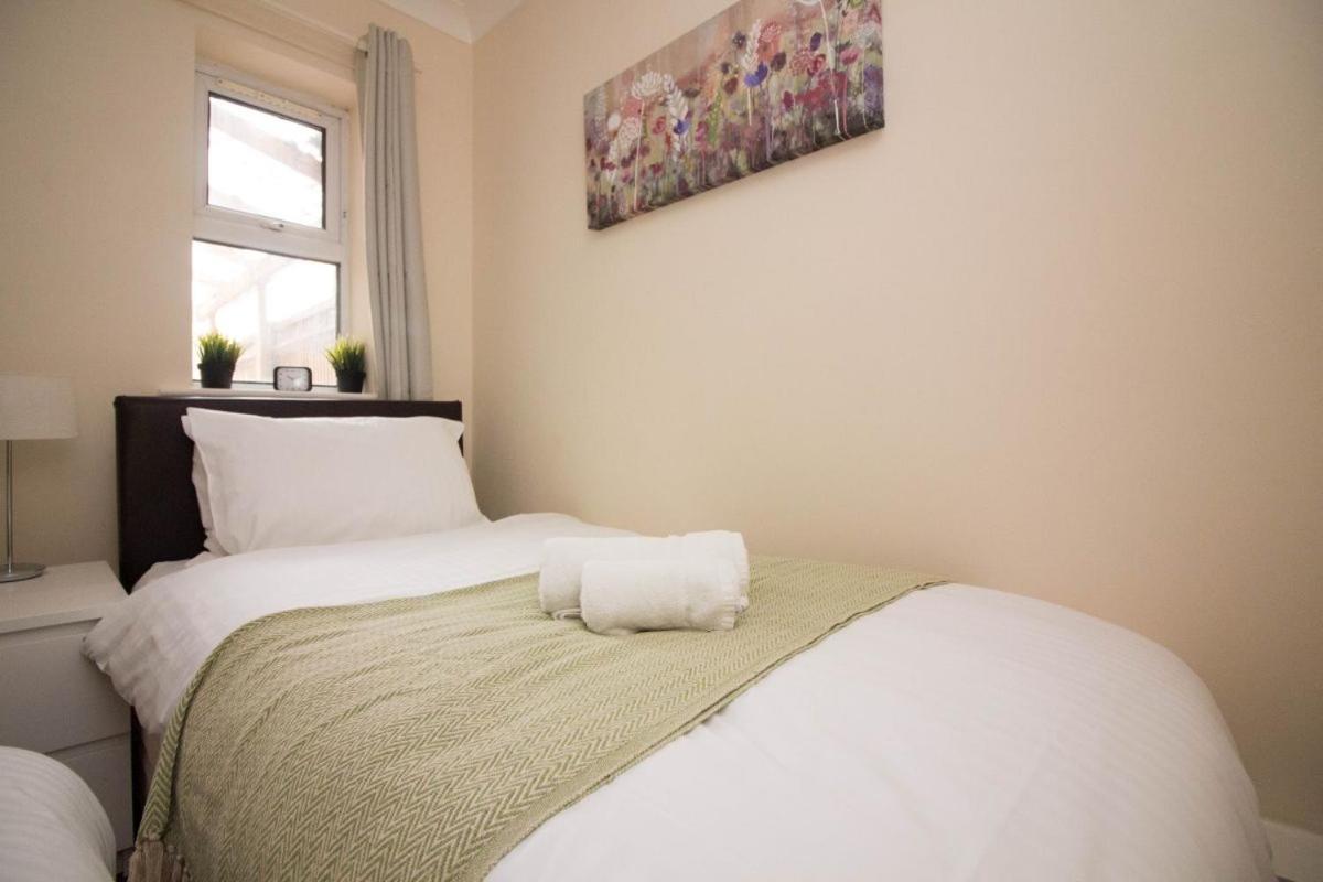 Stayzo Penthouse Accommodation 2- Premier Lodge Southampton Kültér fotó