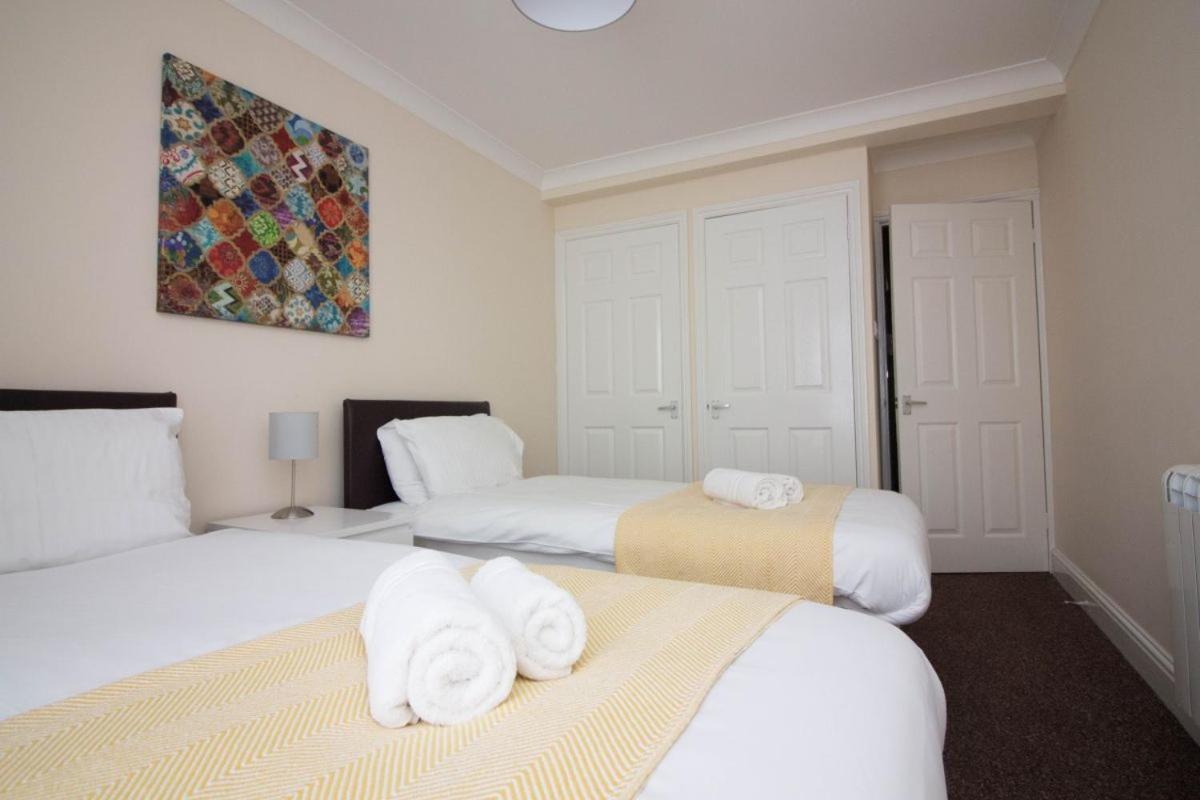 Stayzo Penthouse Accommodation 2- Premier Lodge Southampton Kültér fotó
