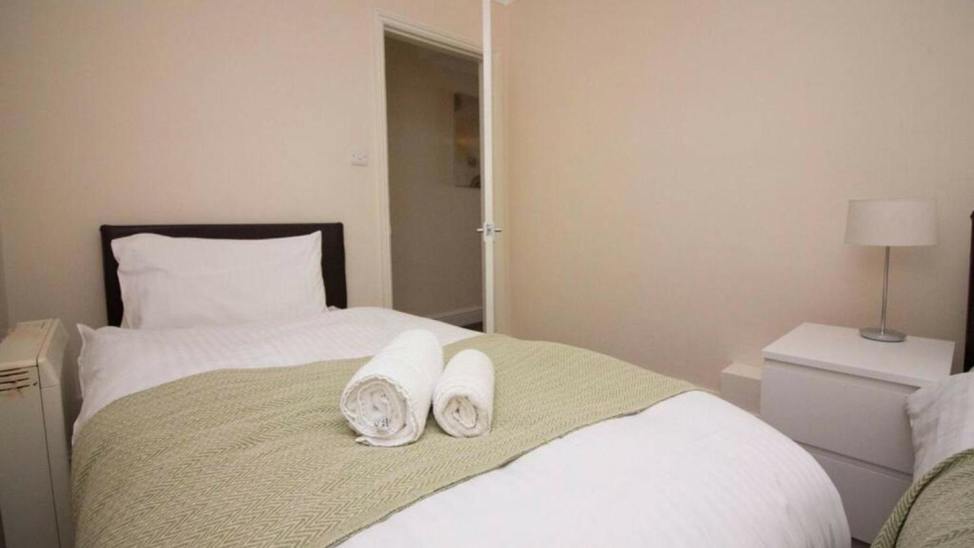 Stayzo Penthouse Accommodation 2- Premier Lodge Southampton Kültér fotó